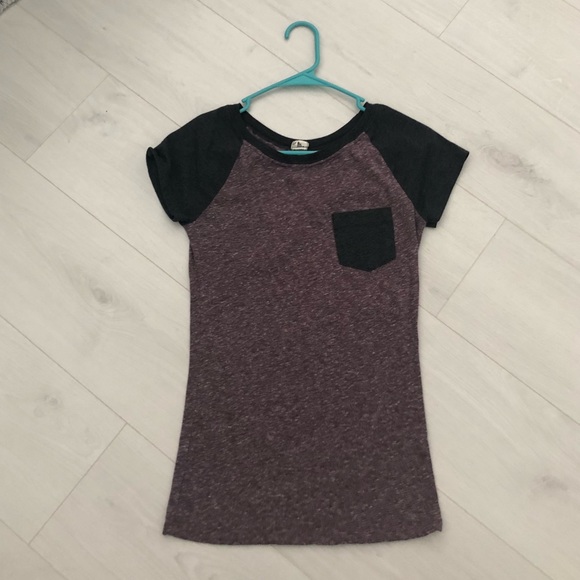 tee - Picture 1 of 2